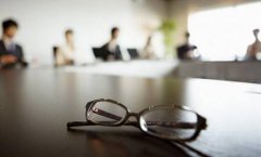 �������Ծ����޹�˾���������ѡ���ʵ�Ůʿ�۾�